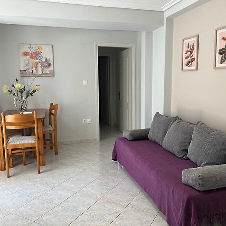 Παραλιακό Διαμέρισμα Με Αυλή Gythio Exterior photo